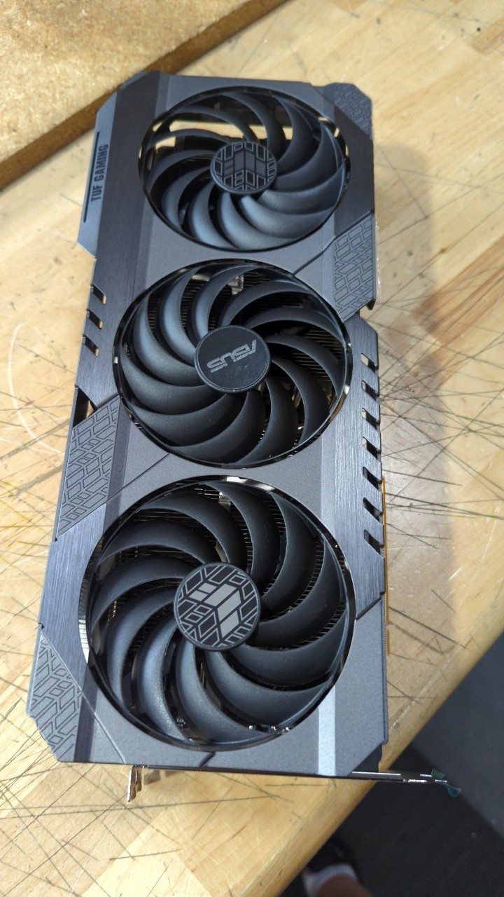 BH PENAWARAN TERBAIK UNTUK PAR - Rtx 4090 24Gb Graphics Card ulasan dan harga